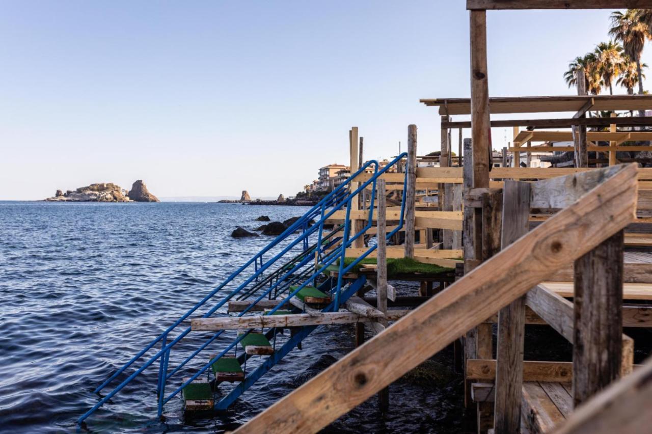 Courrier-House Lägenhet Aci Castello Exteriör bild